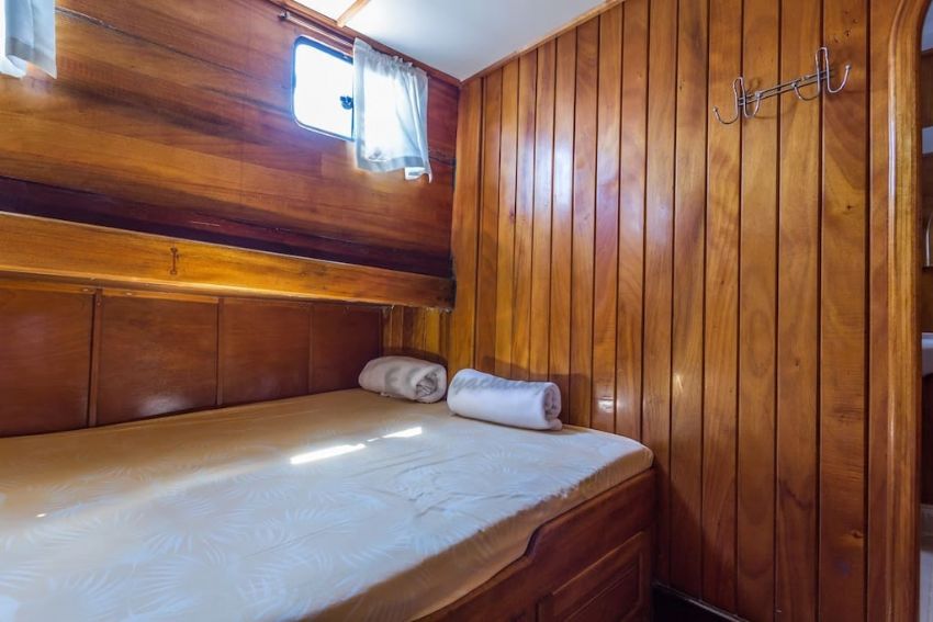 Oasis Gulet Yacht, Passageway.