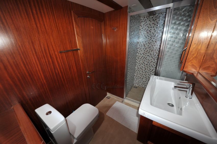 Oğuzhan teknesi tuvalet