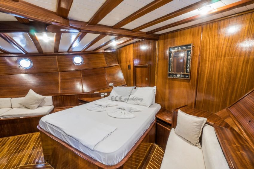 Master Cabin 2 Side View.