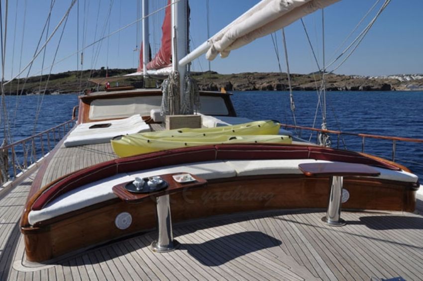 Palmyra Teknesi Ön Güverte.  Palmyra Gulet Yacht. Front Deck.