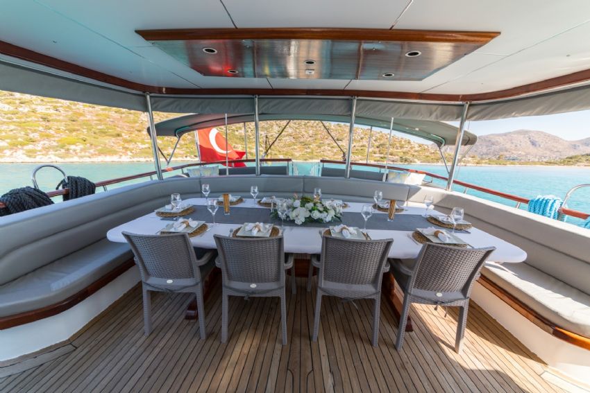 Paşalı Arka Yemek Alanı