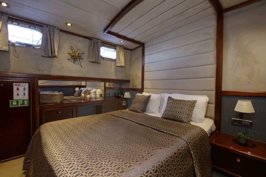 PERDUE Gulet, Bathroom.