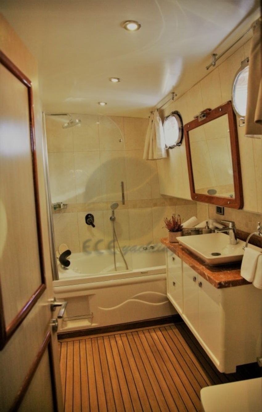 PERDUE Gulet, En Suite.