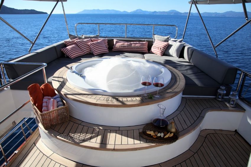 PERDUE Gulet, Lux Jacuzzi On Deck.