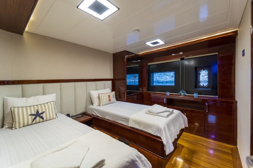 Perfect Trawler, Twin Kabin