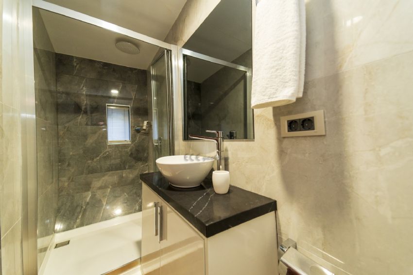 Perfect Trawler, Bathroom & WC