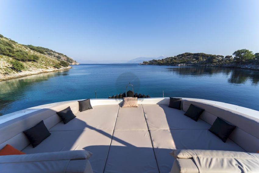 Perfect Trawler, Fly Bridge front