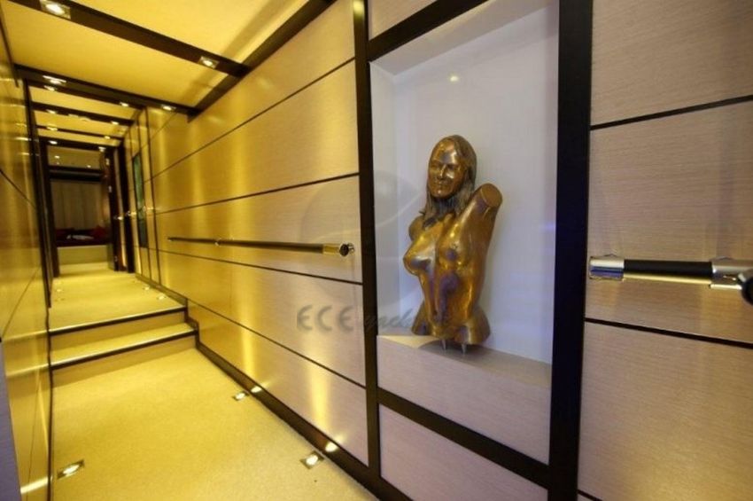 Koridor yacht perla del mare