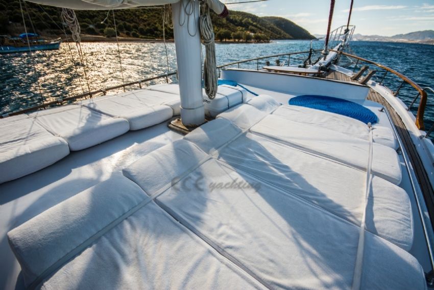 Ece Akyazı Güneşlenme Alanı