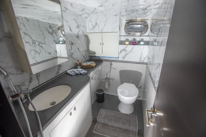 Poseidon F_Master Kabin_Banyo