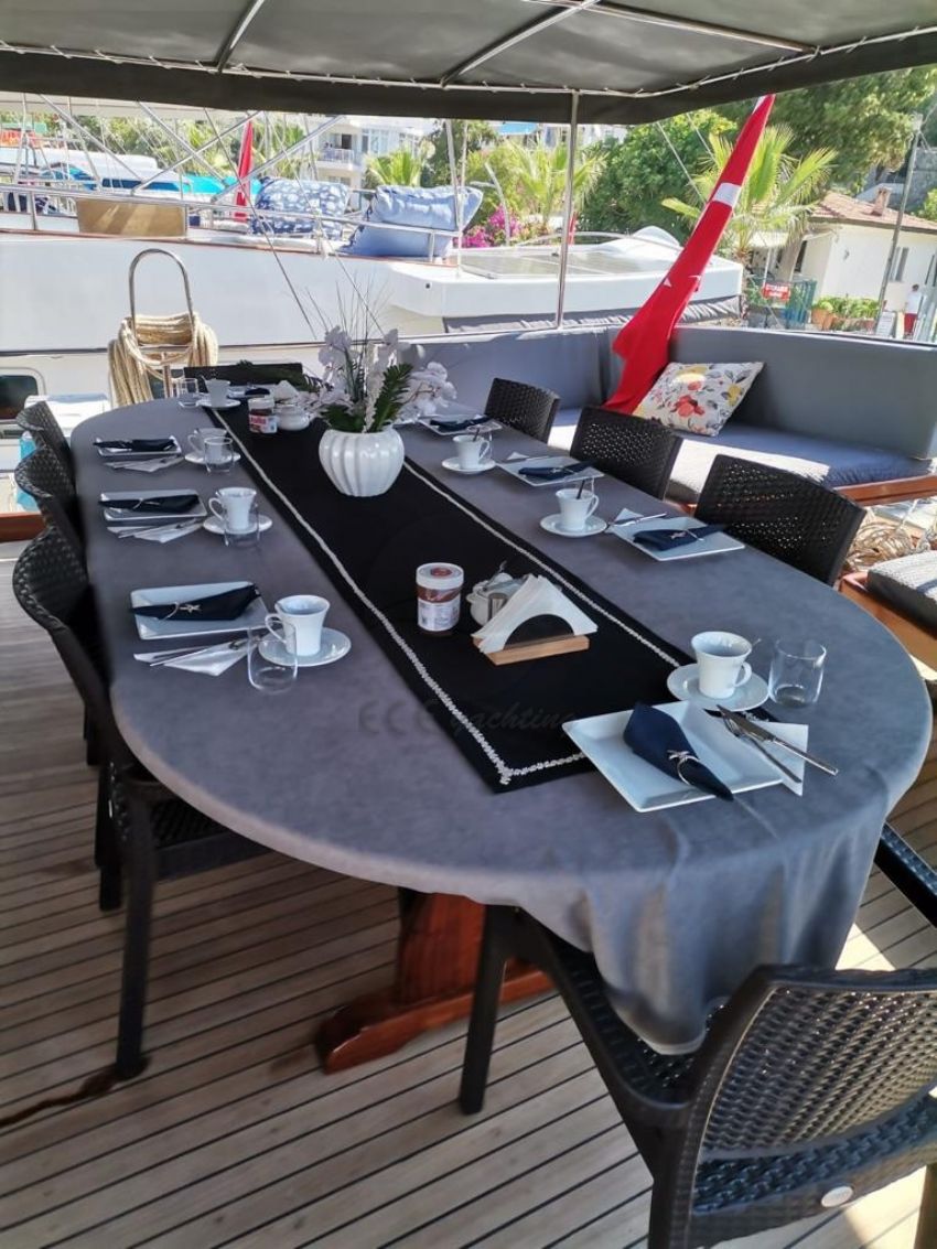 POYRAZ B ARKA YEMEK MASASI