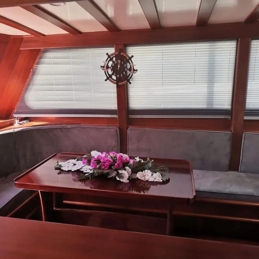 Prenses Gülce Gulet, Salon