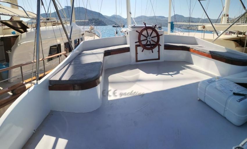 Prenses Gülce Gulet, Fly Bridge