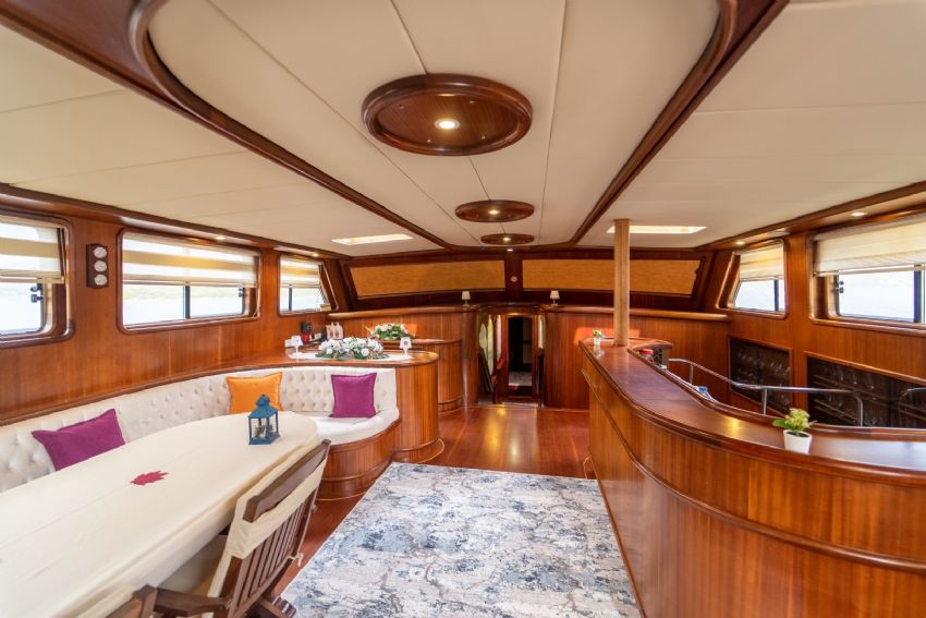 Princess Bugce Yacht, Stunning Lounge.