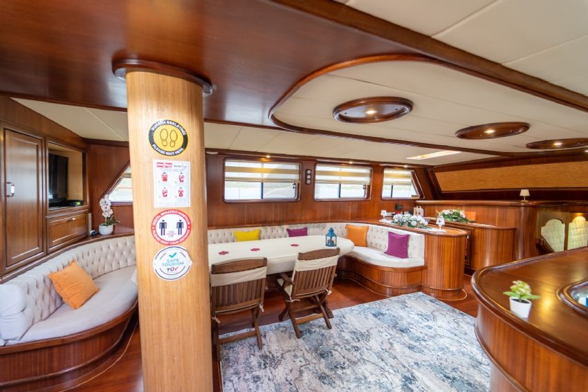 Princess Bugce Yacht, Stunning Lounge.