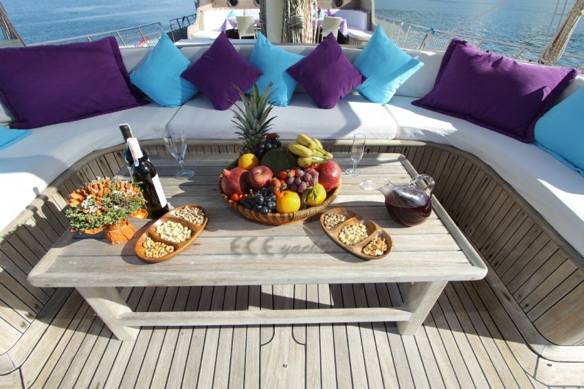 Princess Lila Arka Oturma Alanı