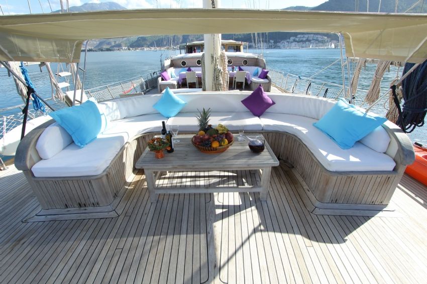 Princess Lila Arka Oturma Alanı