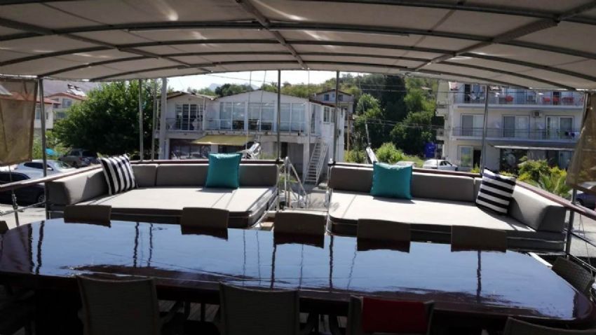 Queen Duru,Arka Güverte