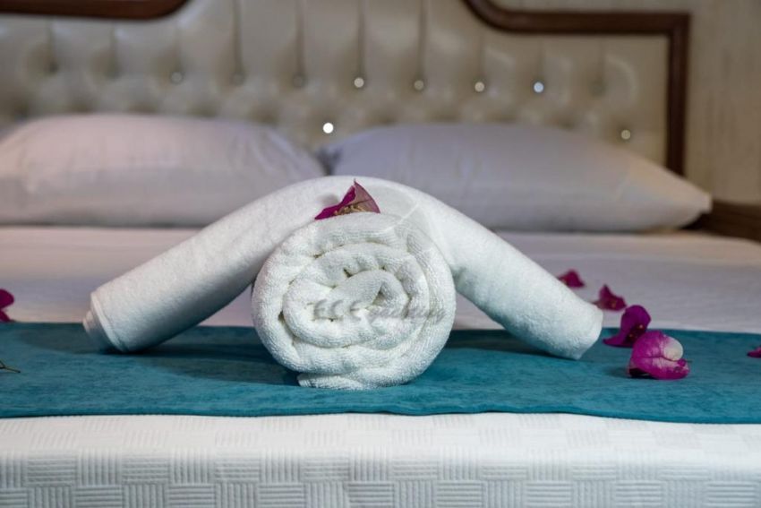 Queen Duru, Master Kabin