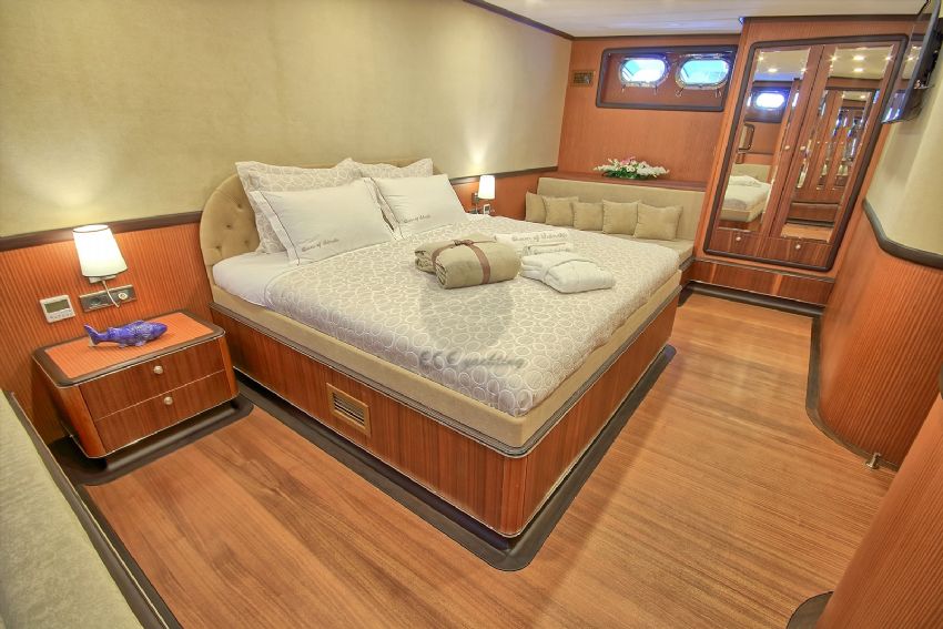 Queen Of Salmakis Yacht, VIP Suite.