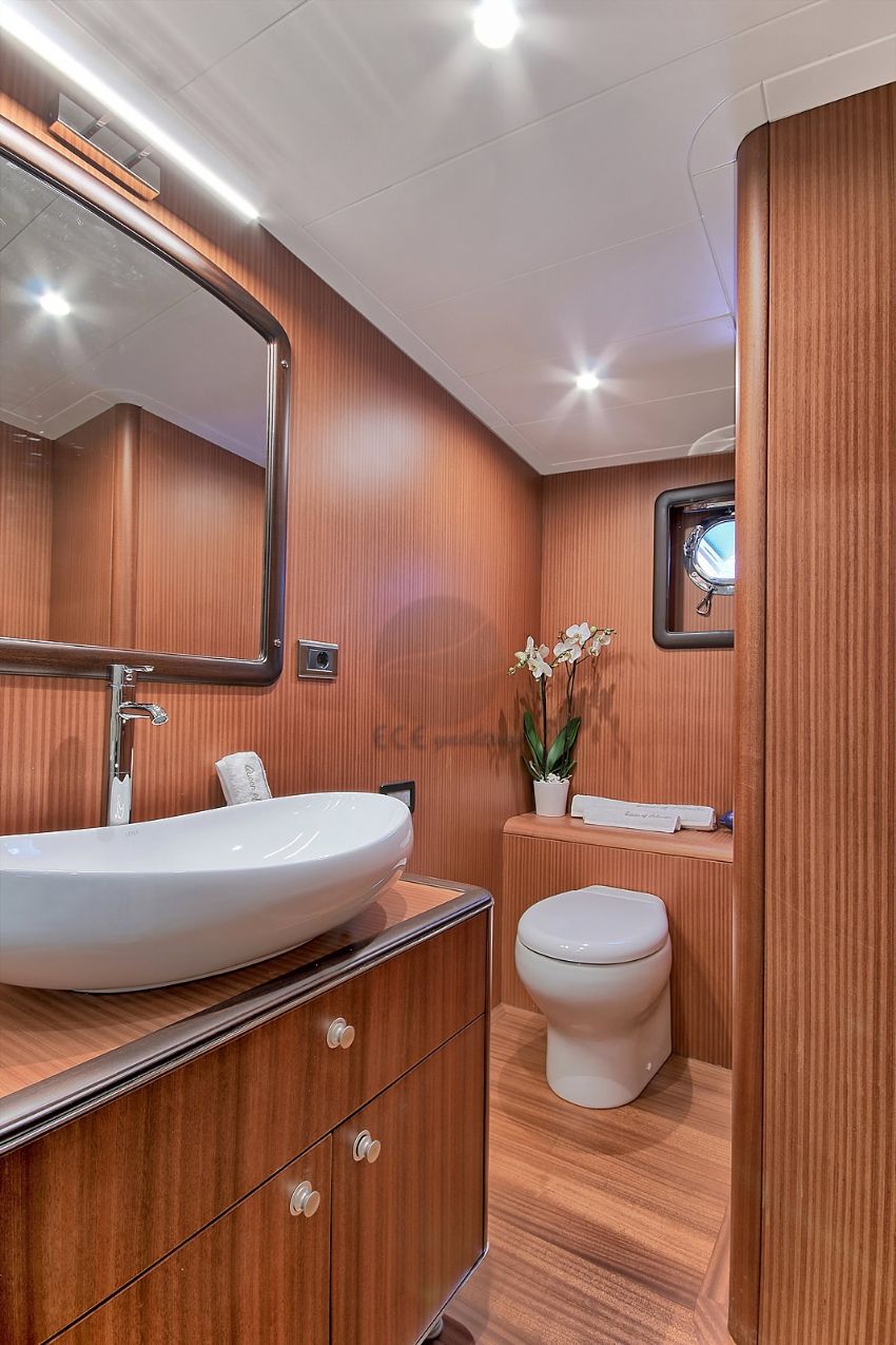 Queen Of Salmakis Yacht, Bathroom.