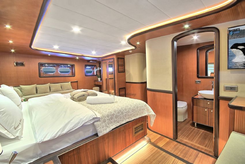 Queen Of Salmakis Yacht, Master Cabin.