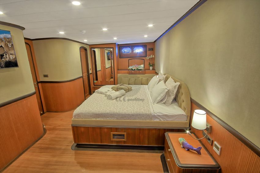 Queen Of Salmakis Yacht, VIP Suite.