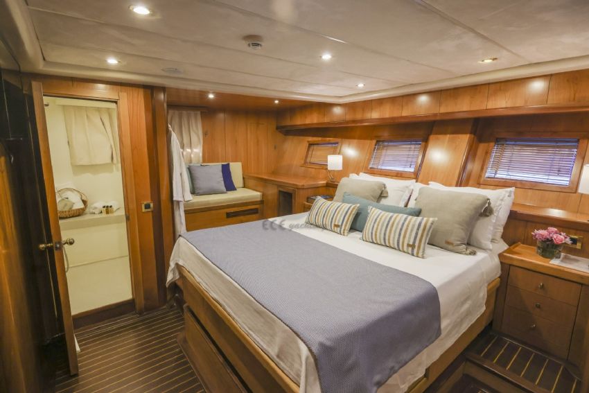 Queen of Sea Salon