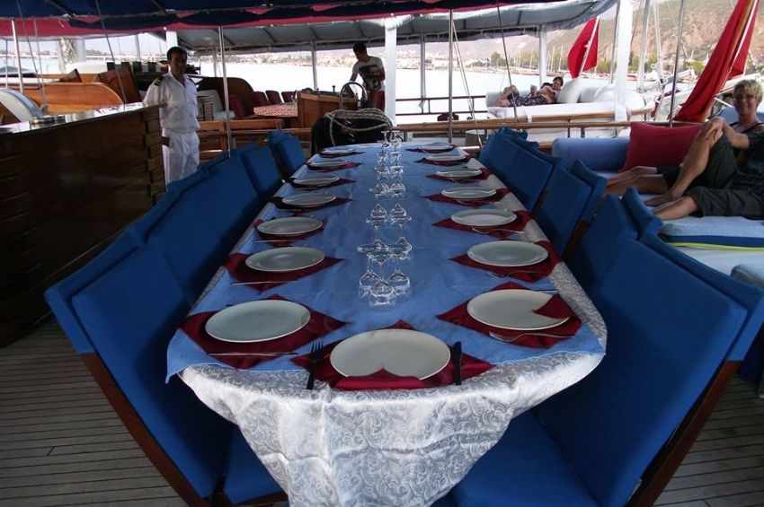ramazanoğlu yemek masası. R. Oglu Yacht, Taste The Delights Of Turkey.