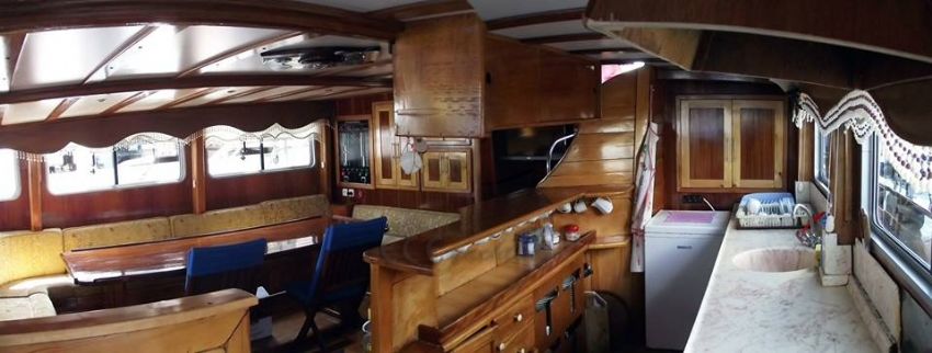 R. Oglu Yacht, Lounge And Bar.