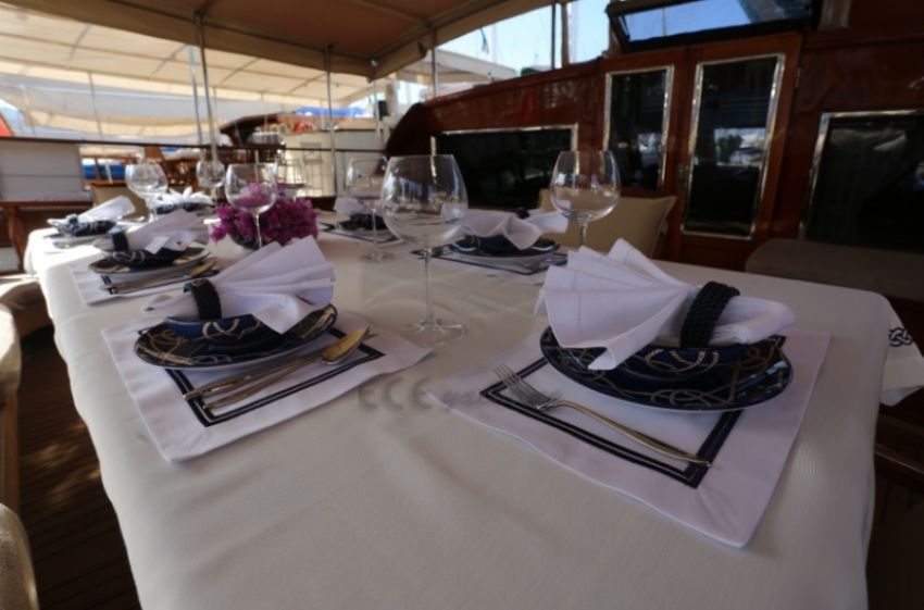 Ros Mare Gulet, Dining Onboard.