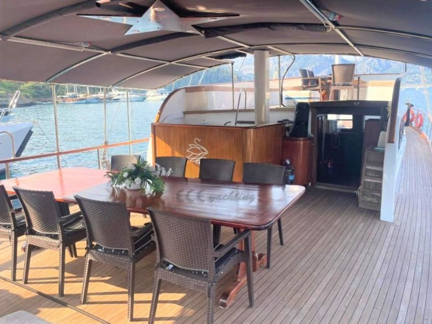 Royal Swan Arka Güverte Yemek Masası