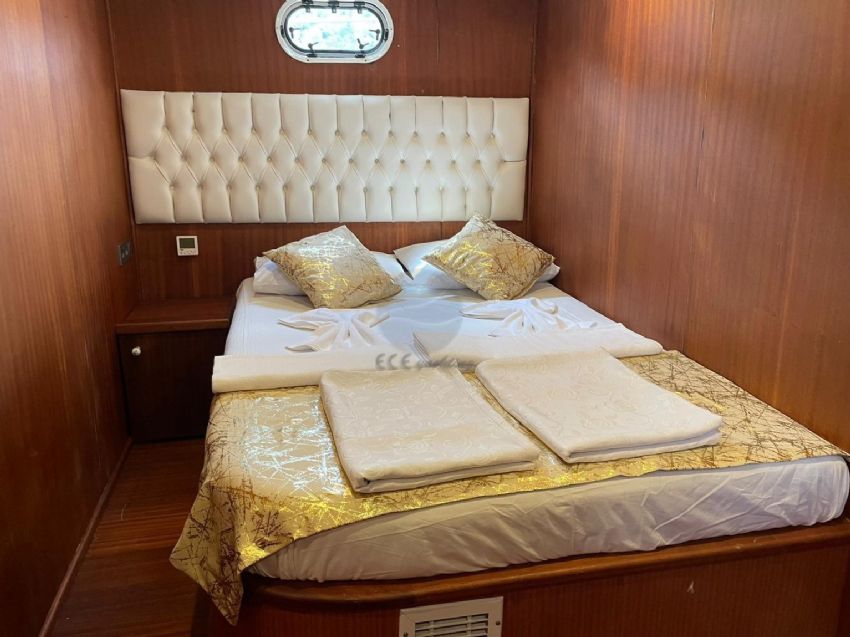 Royal Swan Double Kabin