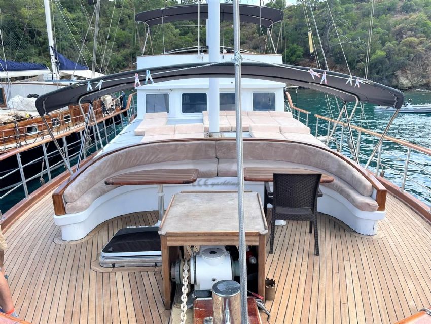 Royal Swan Ön Güverte