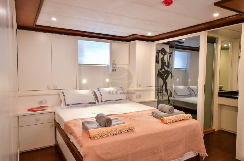 Ruzanna 1 Trawler Double Kabin