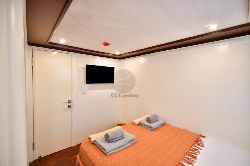 Ruzanna 1 Trawler Double Kabin