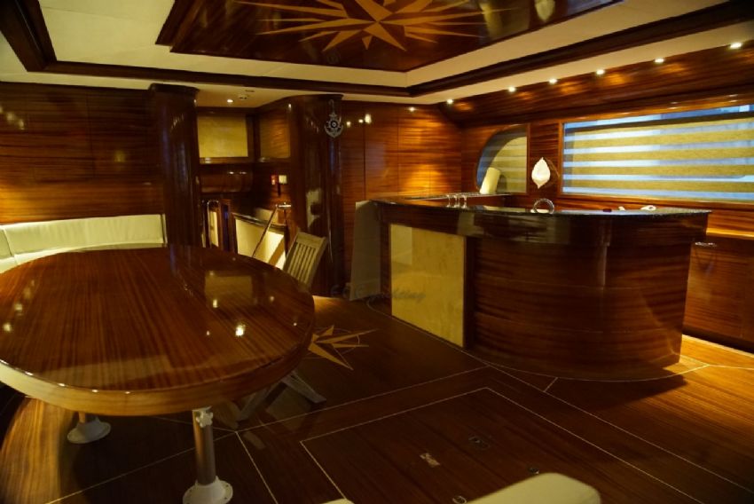 Sadiye Hanim Yacht, Sleek Design.