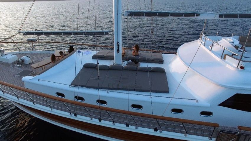 Sadiye Hanim Yacht, Sun Deck.
