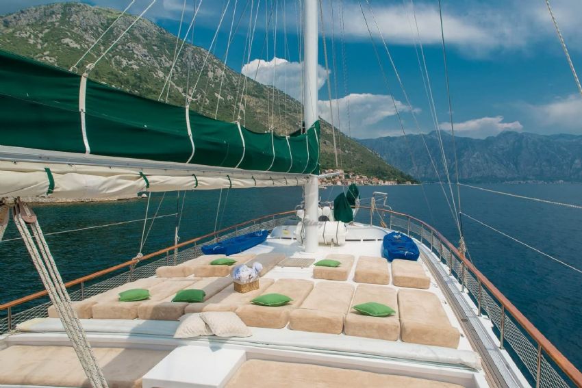 Sadri Usta Ön Güverte