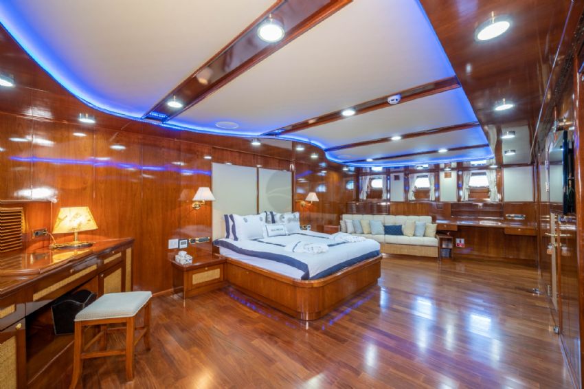 Sea Dream Yacht, Master Side View.