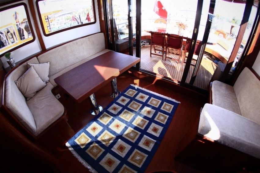 Sea Star Yacht, Lounge Ariel View.