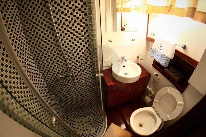 Sea Star Yacht, En Suite.