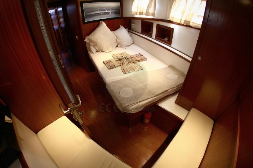 Sea Star Yacht, Master Cabin.