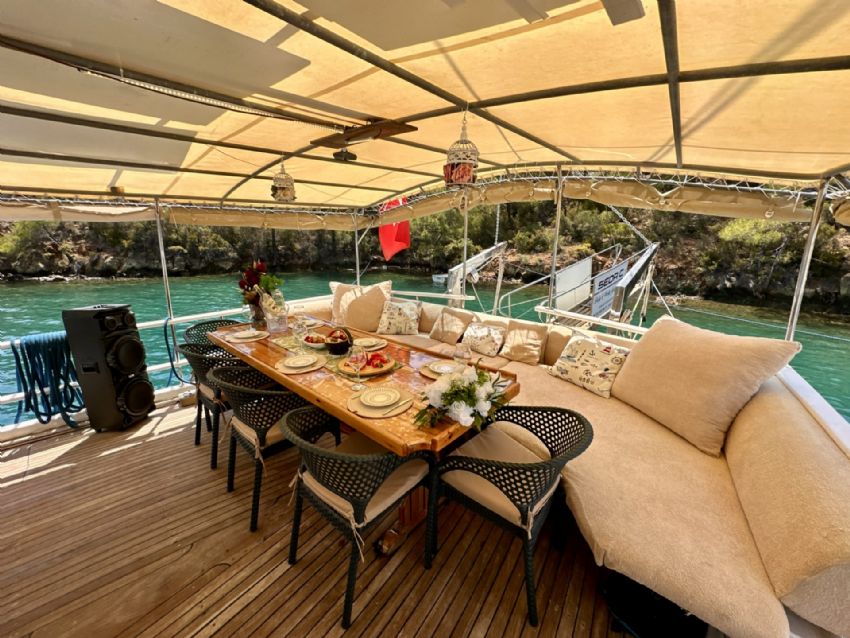 Seda C Gulet, Salon, Lounge.