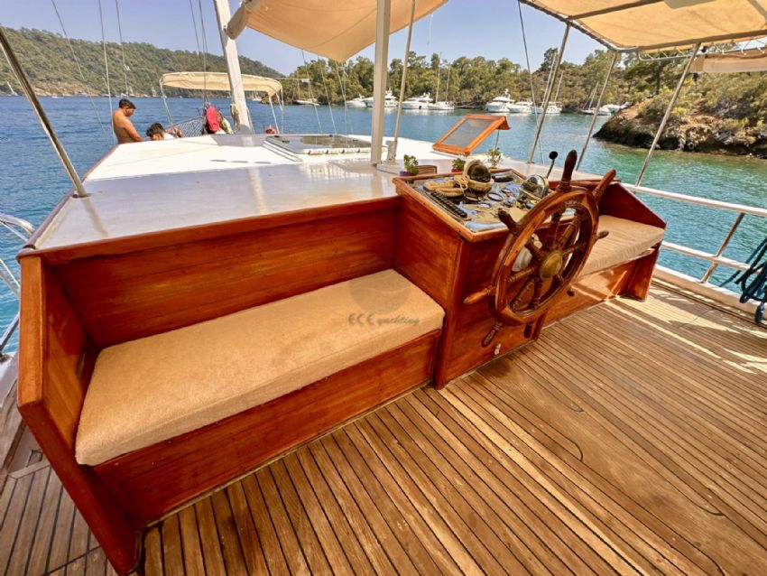 arka yaşam alanı Seda C Gulet Aft Seating.