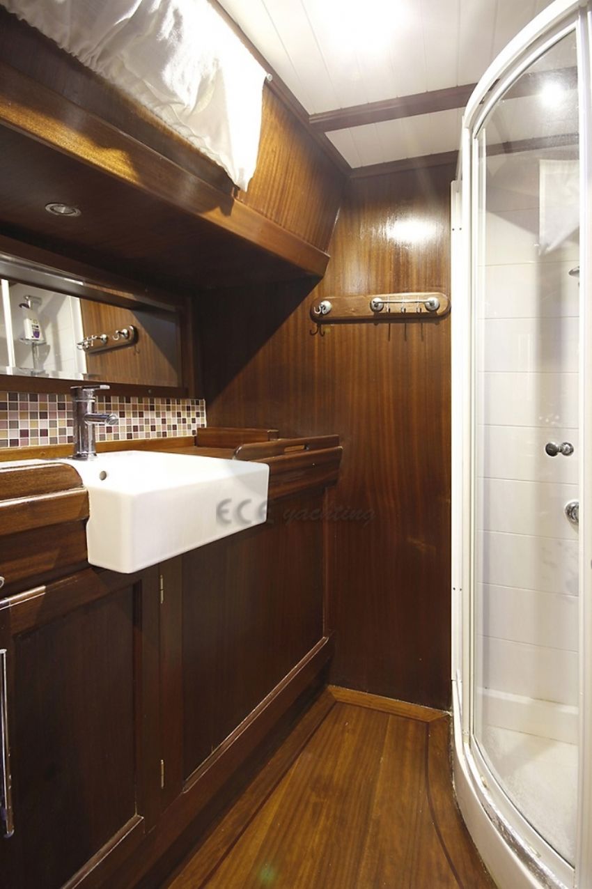 Seker Ayse Gulet, Ensuite.