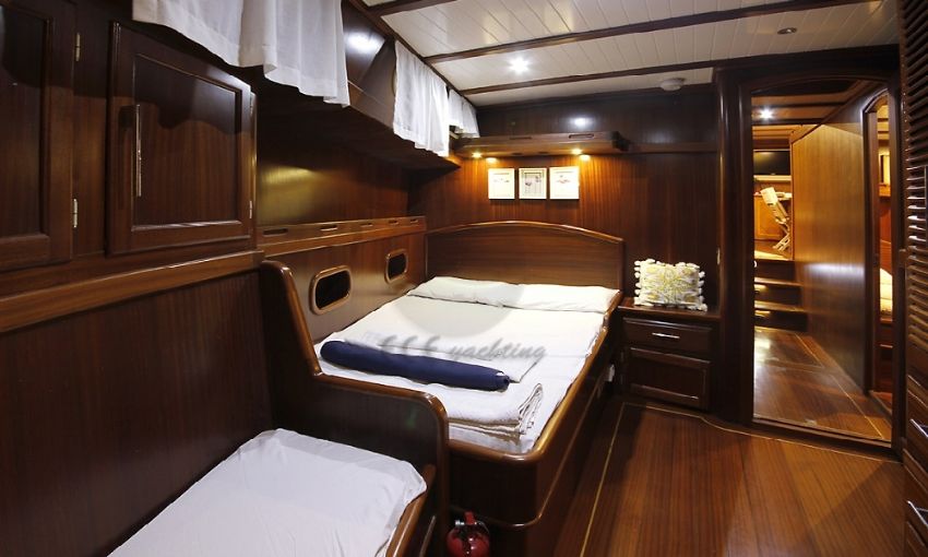 Şeker Ayşe teknesi wc 4.  Seker Ayse Gulet, Twin Cabin 1.