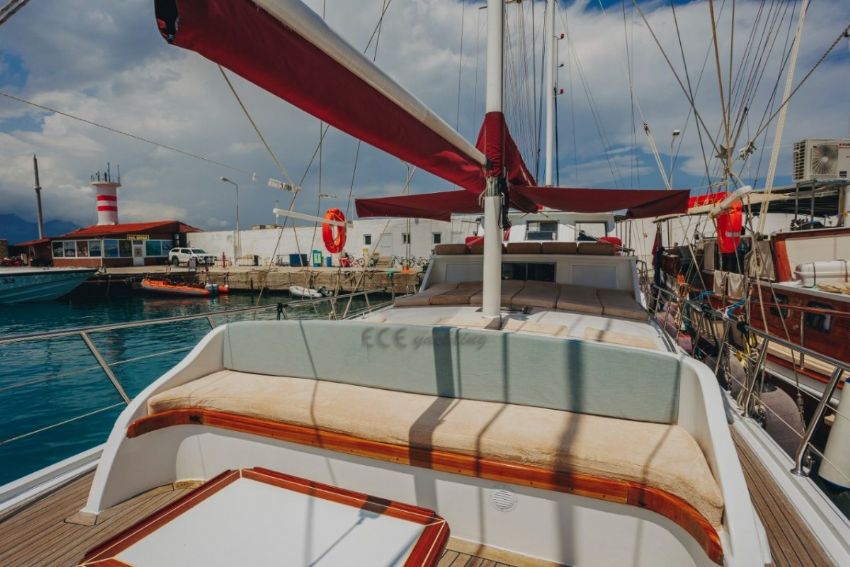 Arka Güverte & Oturma Gurubu