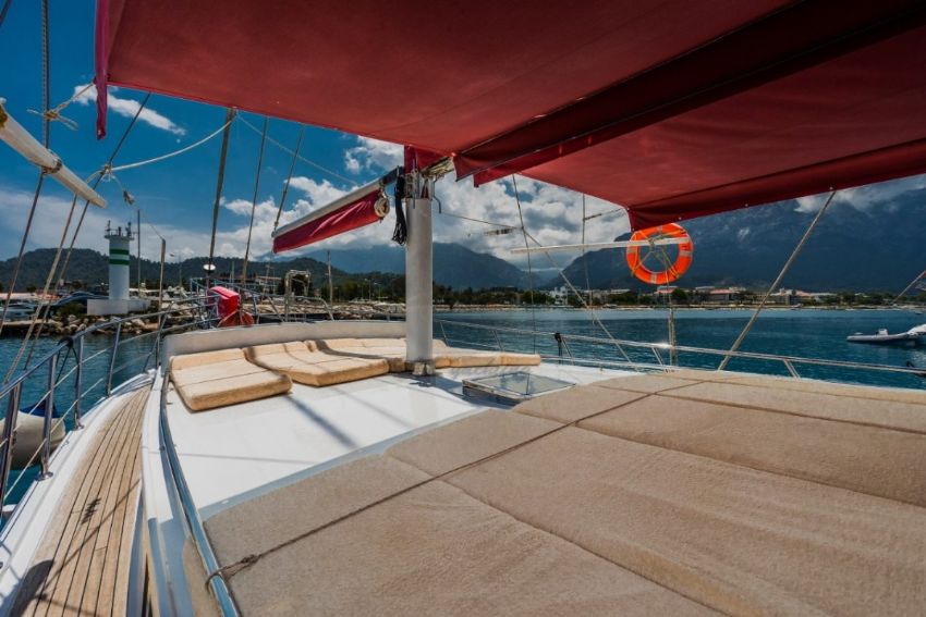 Arka Güverte & Yemek Masası