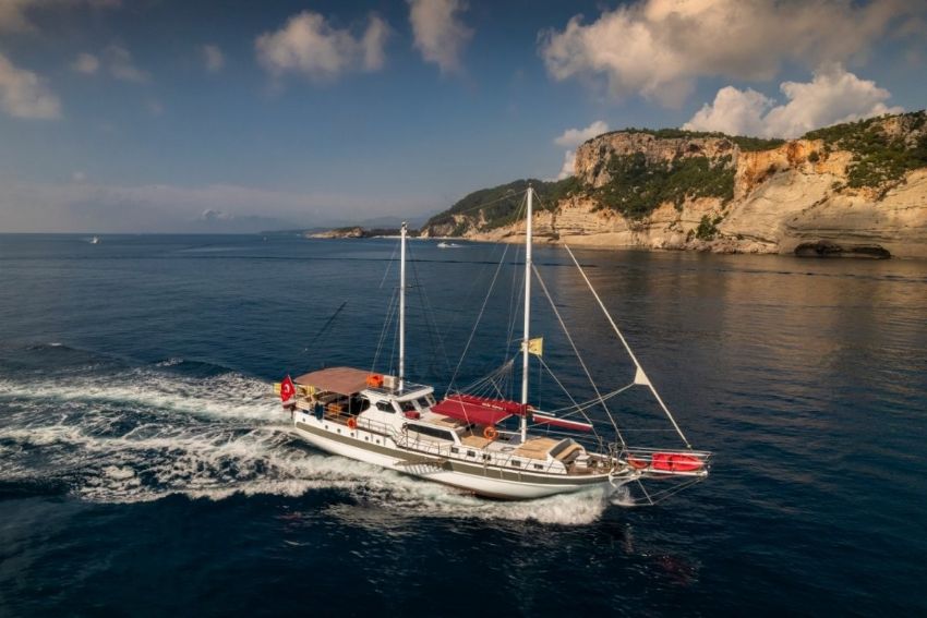 Ön Güverte & Oturma Grubu